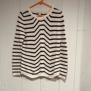 Liz Claiborne Black and Cream Chevron Sweater